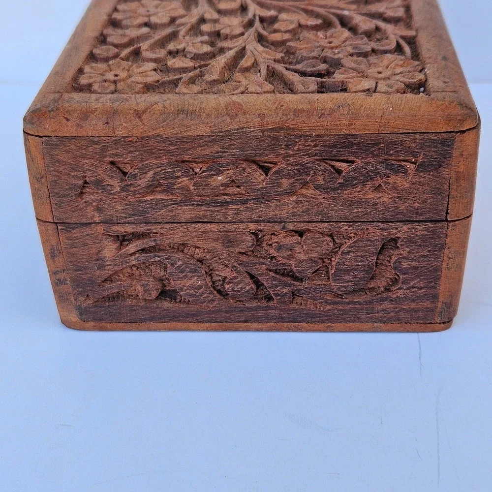 Vintage Hand Carved Wooden Trinket Box Floral India Hinged Jewelry‎ Rustic Boho